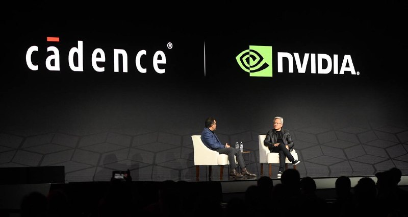 Логотип Cadence Design Systems на фоне Еревана