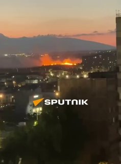 Пожар на травянистом участке в районе Ачапняк в Ереване