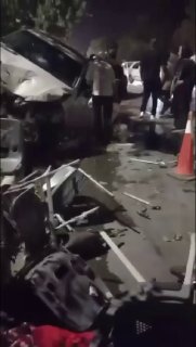 В Мешхеде автомобиль въехал в толпу сторонников власти: есть пострадавшие