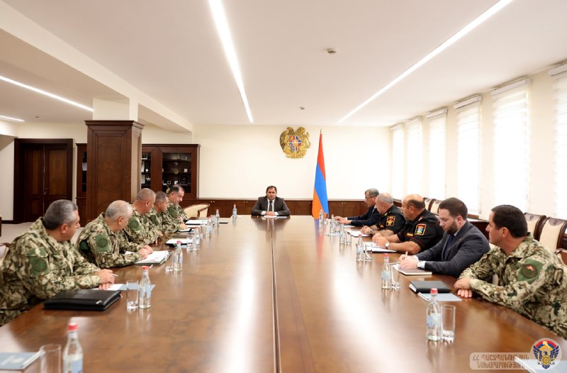Сурен Папикян провел совещание по вопросам службы в армии — подробности для Давташена