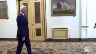 Президент Армении Ваагн Хачатурян и председатель НС Ален Симонян на встрече в Ереване
