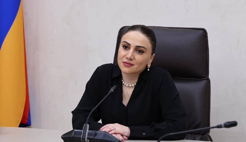 Арусяк Манавазян на заседании фракции «Гражданский договор» в Ереване