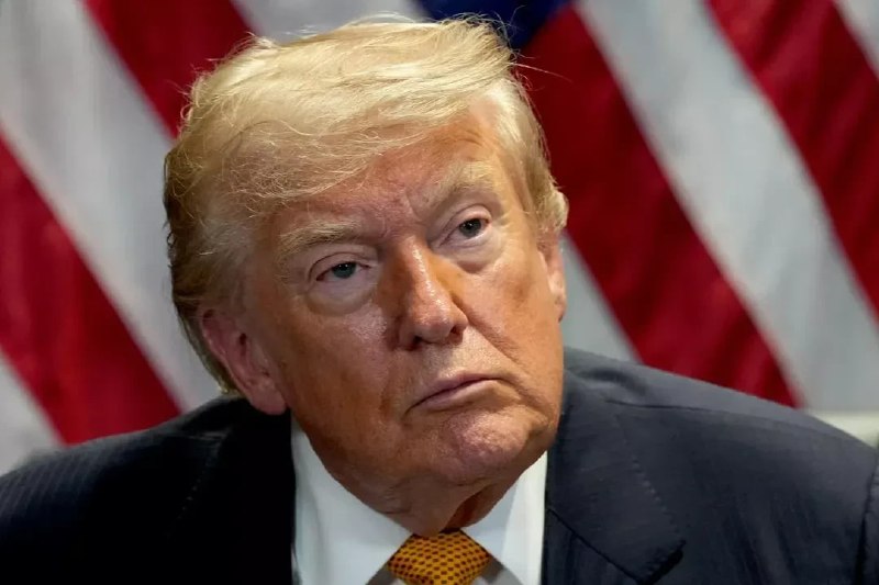 Дональд Трамп выступает с телеобращением о вмешательстве Китая в выборы