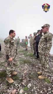 Сурен Папикян проверил армейские позиции в ходе 25-дневных сборов резервистов