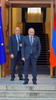 Никол Пашинян и Урсула фон дер Ляйен в правительстве Армении, Ереван