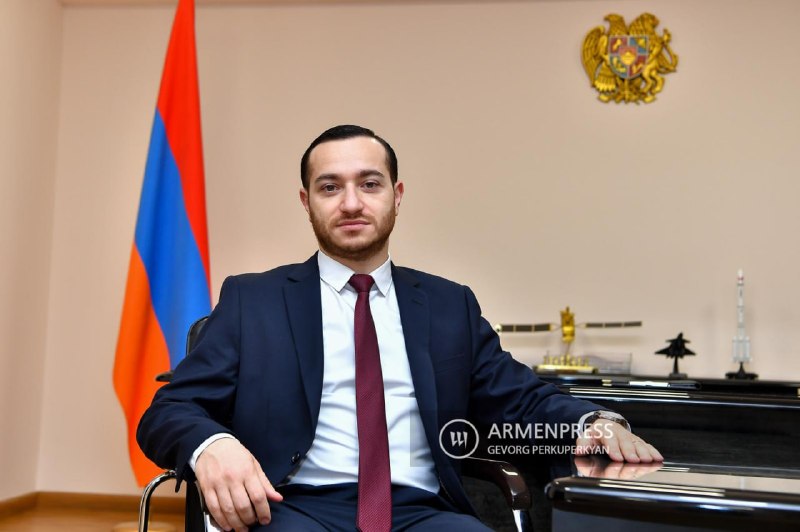 Премьер-министр Никол Пашинян на брифинге 9 июля в Ереване