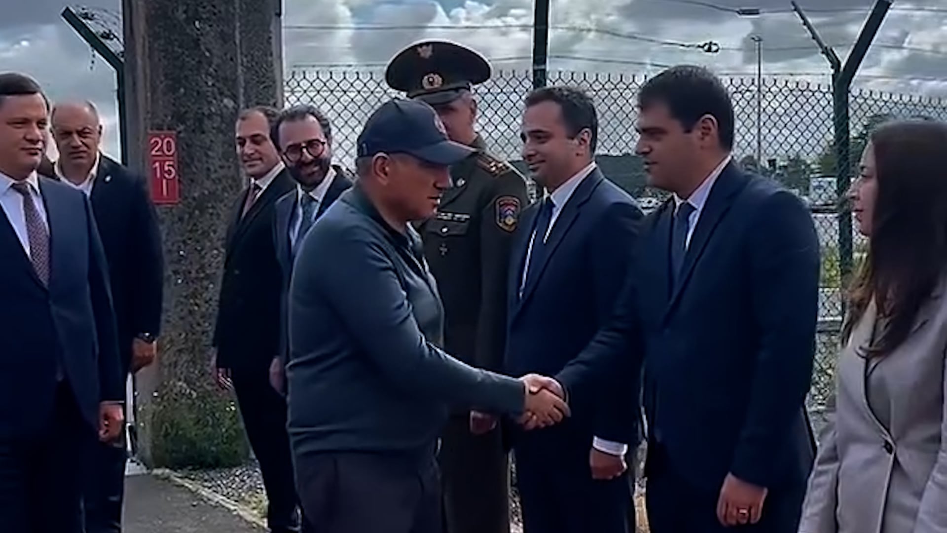 Премьер-министр Армении в Париже: видео из поездки — что известно к выборам в Давташене