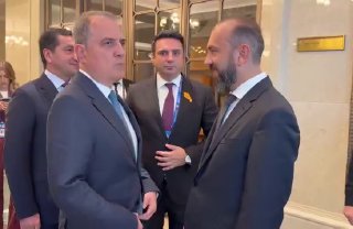 Глава МИД Армении Мирзоян и Байрамов кратко пообщались в Бишкеке