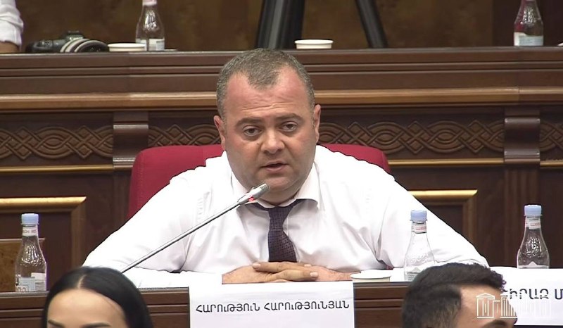 Арутюн Арутюнян избран председателем комиссии НС по европейской интеграции: что известно в Давташене