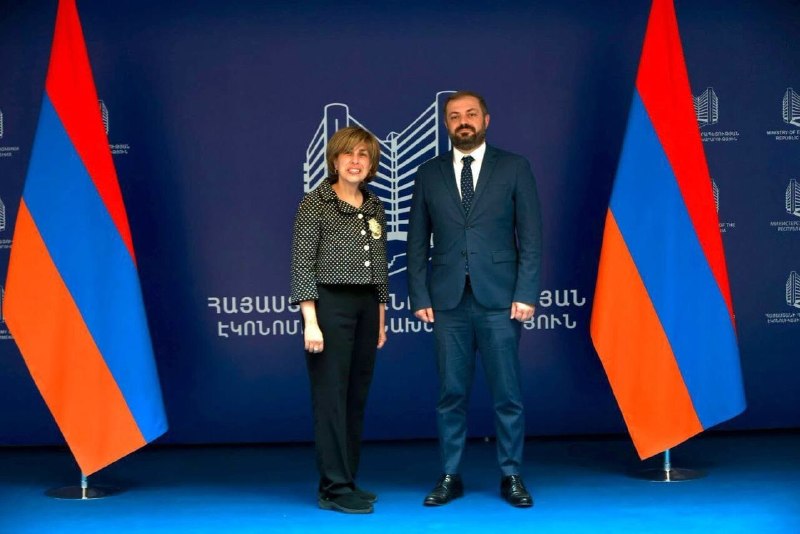 Встреча министра экономики Армении Геворга Папояна и посла Египта Амаль Афифи в Ереване