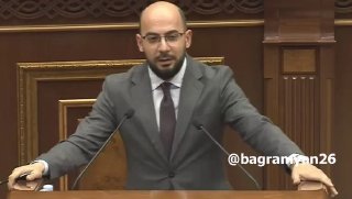 Депутат Артур Ованнисян потребовал изгнать Эдгара Казаряна из парламента за высказывания о военнослужащих