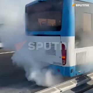 Пожар в маршрутке №52 на Киевском мосту Еревана: пассажиры эвакуированы
