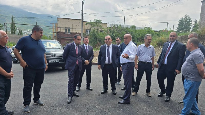 Визит вице-премьера Тиграна Хачатряна на стройку медамбулатории в Гетаовите, Тавушская область