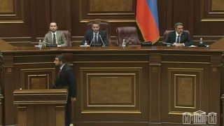 Ваагн Алексанян потребовал извинений от фракции «Сильная Армения» за слова Эдгара Казаряна о военнослужащих