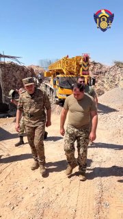 Министр обороны Сурен Папикян посетил стройплощадку укрепрайона в Давташене