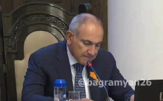 Премьер-министр Армении Никол Пашинян выступает с заявлением о торговых мерах ЕС, Давташен