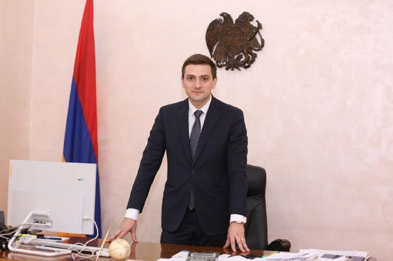Армен Симонян освобожден от должности замминистра в Давташене
