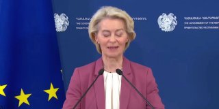 Урсула фон дер Ляйен в Ереване, поздравляет с выборами, дух бархатной революции