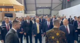Никол Пашинян и Михаил Мишустин на выставке «Иннопром-2026» в Екатеринбурге