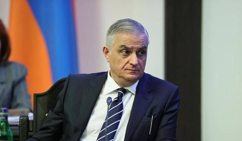 Вице-премьер Армении Мгер Григорян уходит в отпуск: Давташен следит за кадровыми решениями